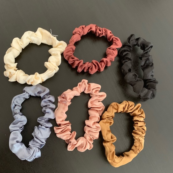 Homemade satin hair ties brand new 6 for $16 - Picture 2 of 2